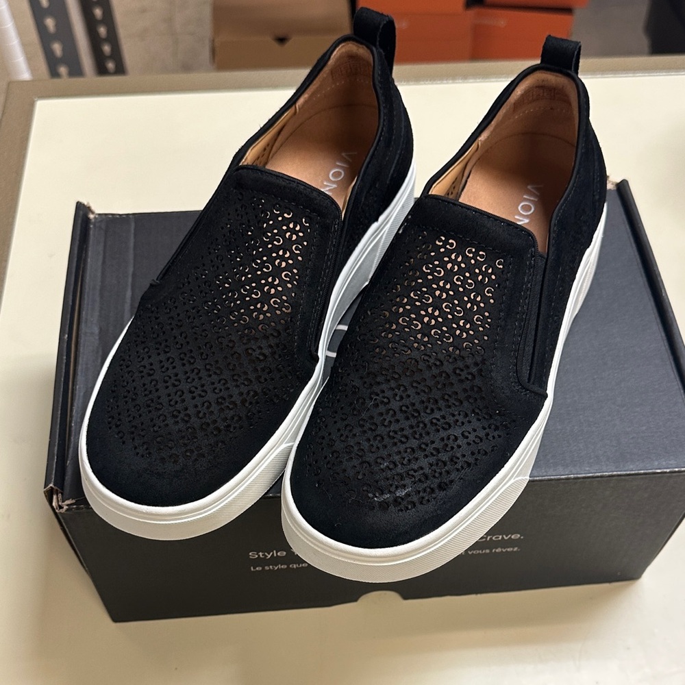 Vionic Kimmie Perf Black Slip-On Womens Shoes